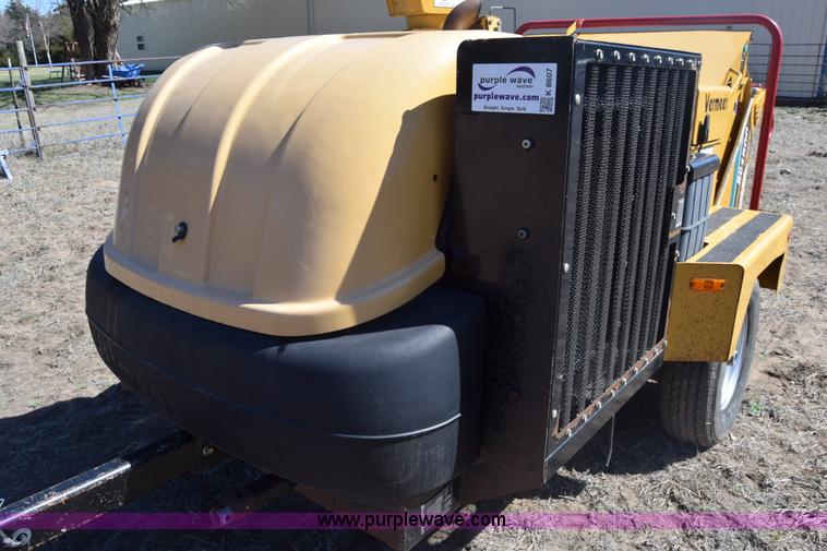 image for item K8607 2006 Vermeer BC1500 wood chipper