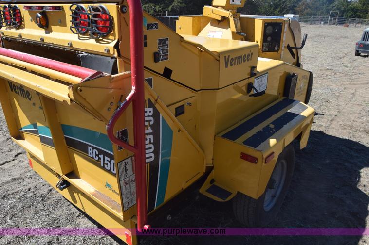 image for item K8607 2006 Vermeer BC1500 wood chipper