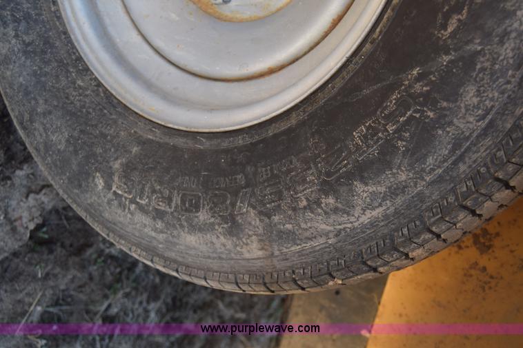 image for item K8607 2006 Vermeer BC1500 wood chipper