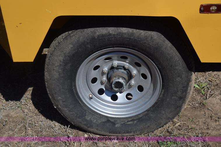 image for item K8607 2006 Vermeer BC1500 wood chipper