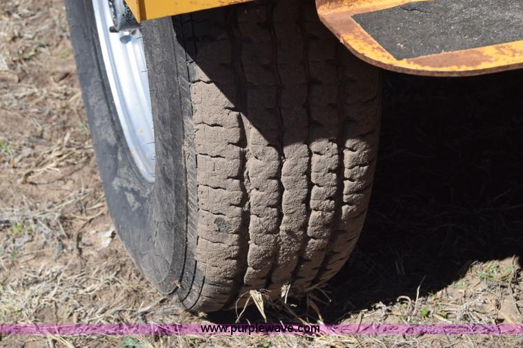 image for item K8607 2006 Vermeer BC1500 wood chipper