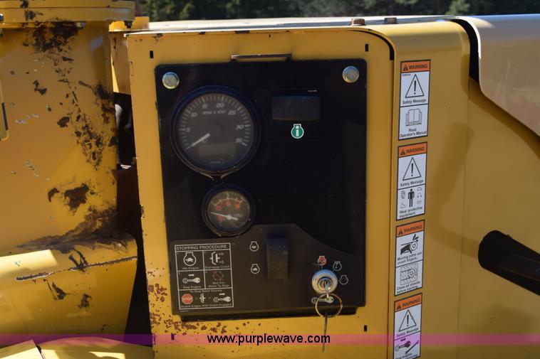 image for item K8607 2006 Vermeer BC1500 wood chipper