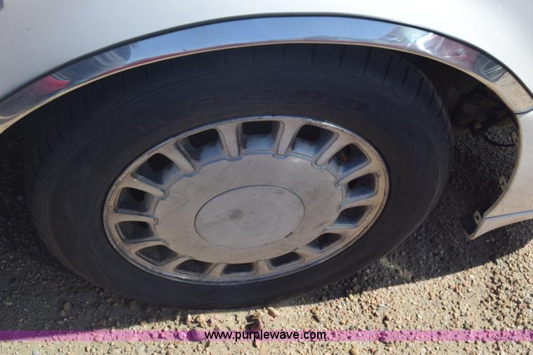 image for item BW9401 2000 Cadillac DeVille