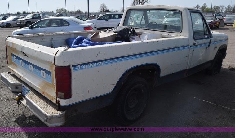 image for item BW9405 1982 Ford F150 pickup truck