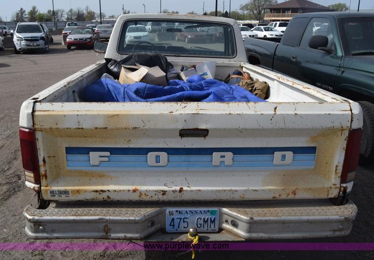 image for item BW9405 1982 Ford F150 pickup truck