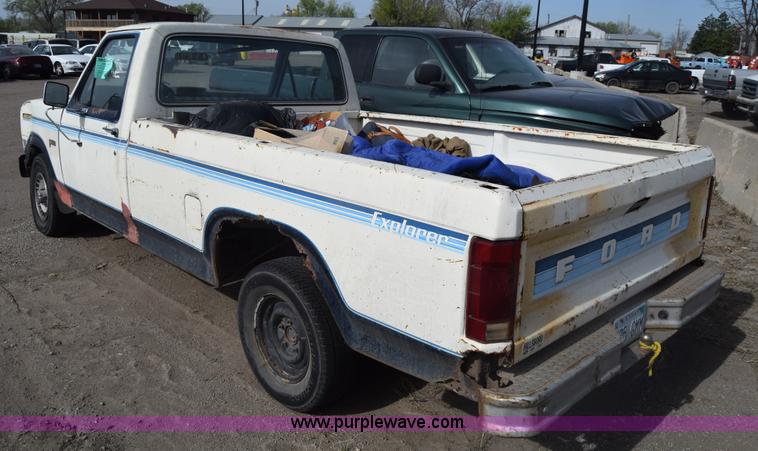 image for item BW9405 1982 Ford F150 pickup truck