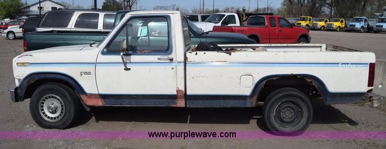 image for item BW9405 1982 Ford F150 pickup truck