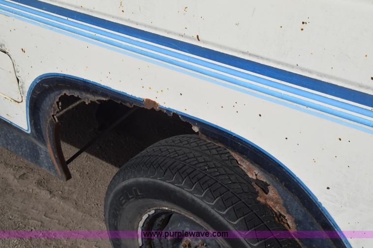 image for item BW9405 1982 Ford F150 pickup truck