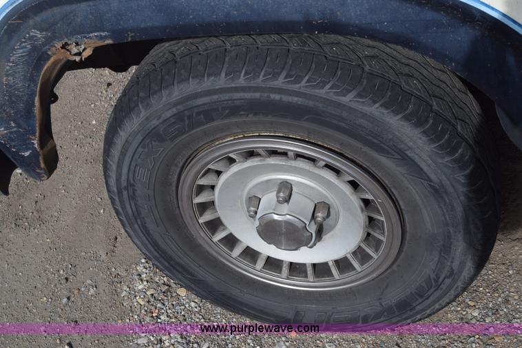 image for item BW9405 1982 Ford F150 pickup truck