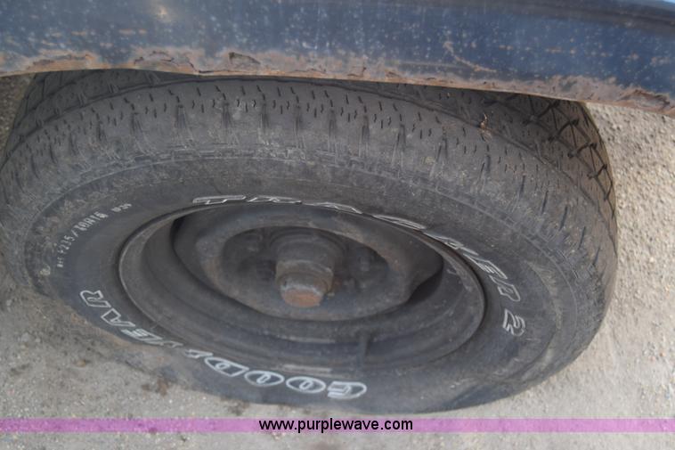 image for item BW9405 1982 Ford F150 pickup truck