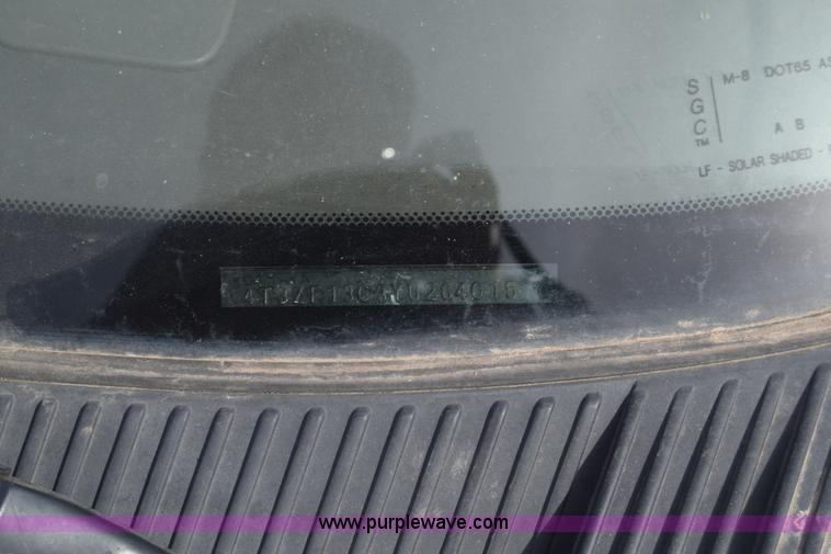 image for item BW9407 2000 Toyota Sienna van