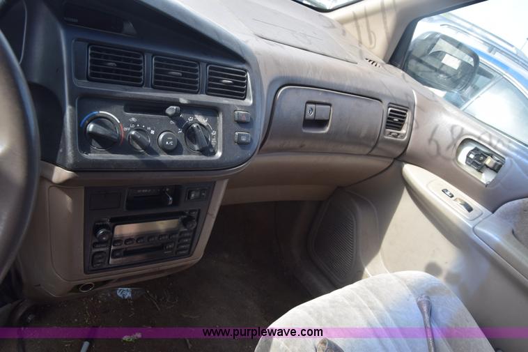 image for item BW9407 2000 Toyota Sienna van