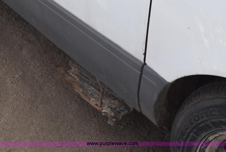 image for item BW9407 2000 Toyota Sienna van