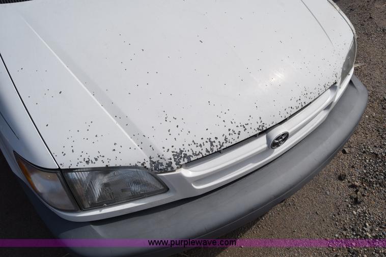 image for item BW9407 2000 Toyota Sienna van