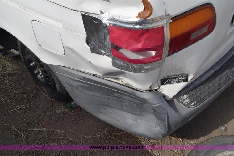 image for item BW9407 2000 Toyota Sienna van