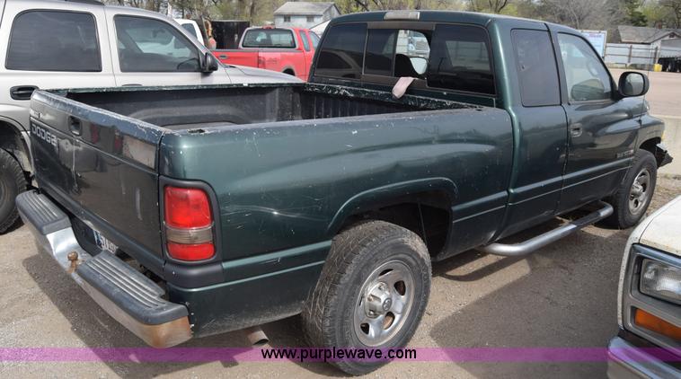 image for item BW9410 2001 Dodge Ram 1500 Ext. Cab pickup truck
