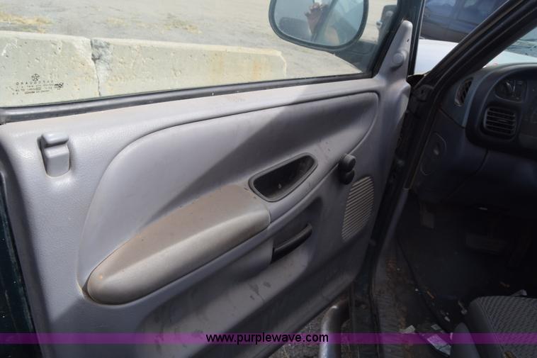 image for item BW9410 2001 Dodge Ram 1500 Ext. Cab pickup truck