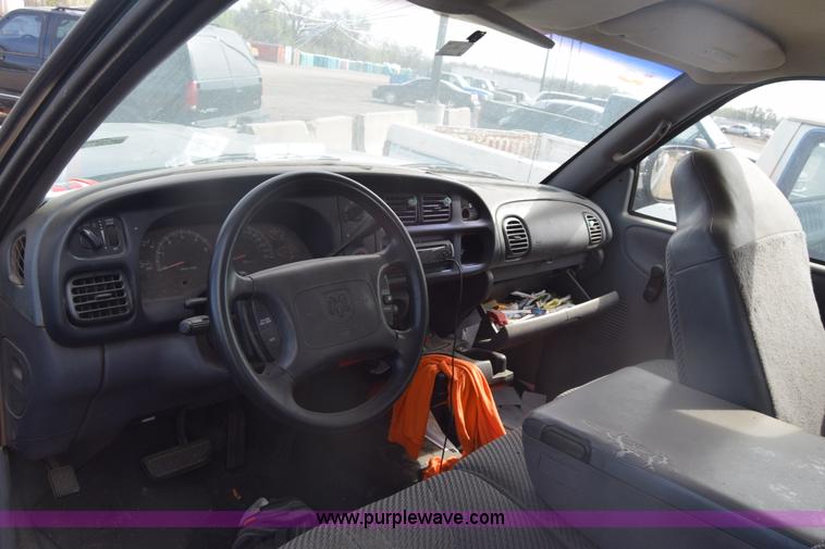 image for item BW9410 2001 Dodge Ram 1500 Ext. Cab pickup truck