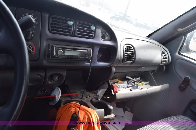 image for item BW9410 2001 Dodge Ram 1500 Ext. Cab pickup truck