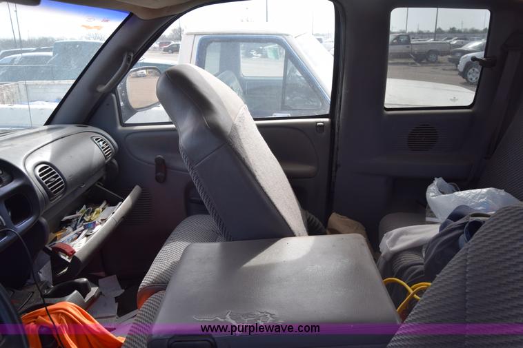 image for item BW9410 2001 Dodge Ram 1500 Ext. Cab pickup truck