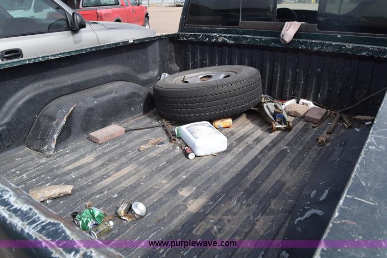 image for item BW9410 2001 Dodge Ram 1500 Ext. Cab pickup truck