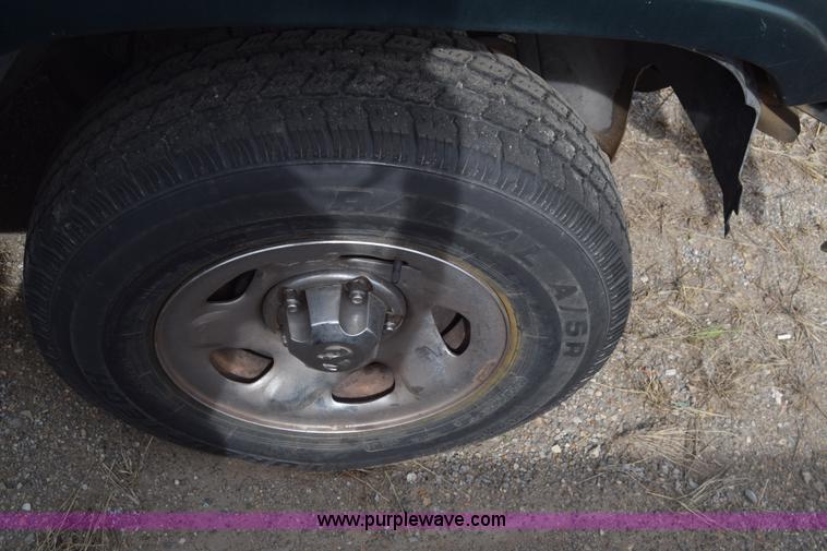 image for item BW9410 2001 Dodge Ram 1500 Ext. Cab pickup truck