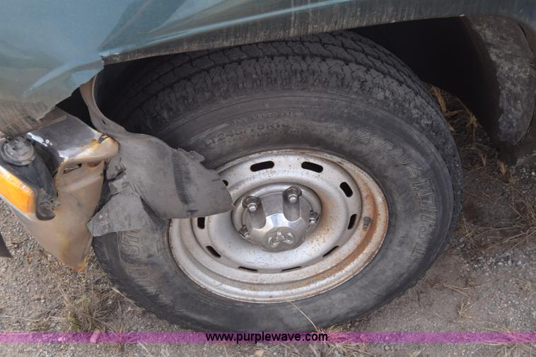 image for item BW9410 2001 Dodge Ram 1500 Ext. Cab pickup truck