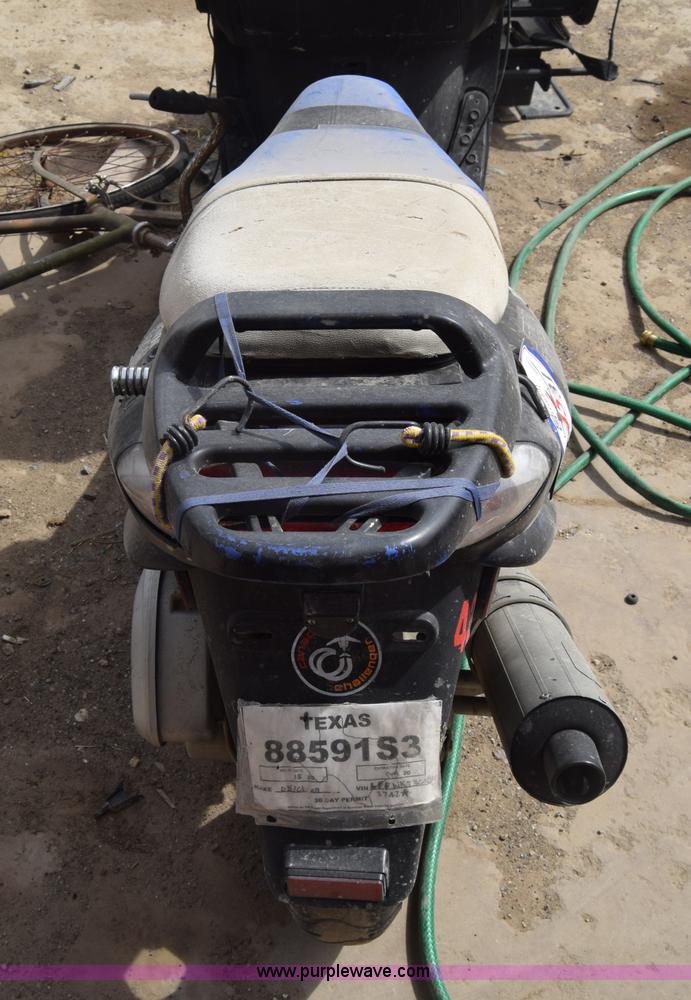 image for item BW9418 2008 Wang Wang moped