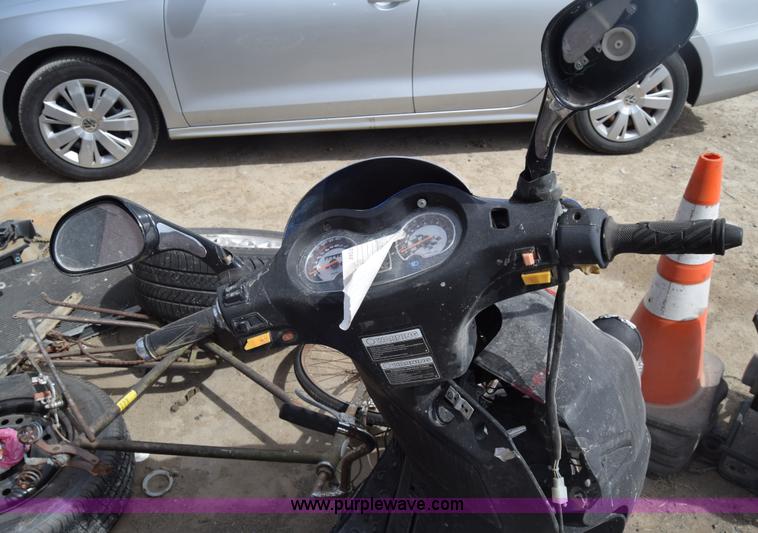 image for item BW9418 2008 Wang Wang moped