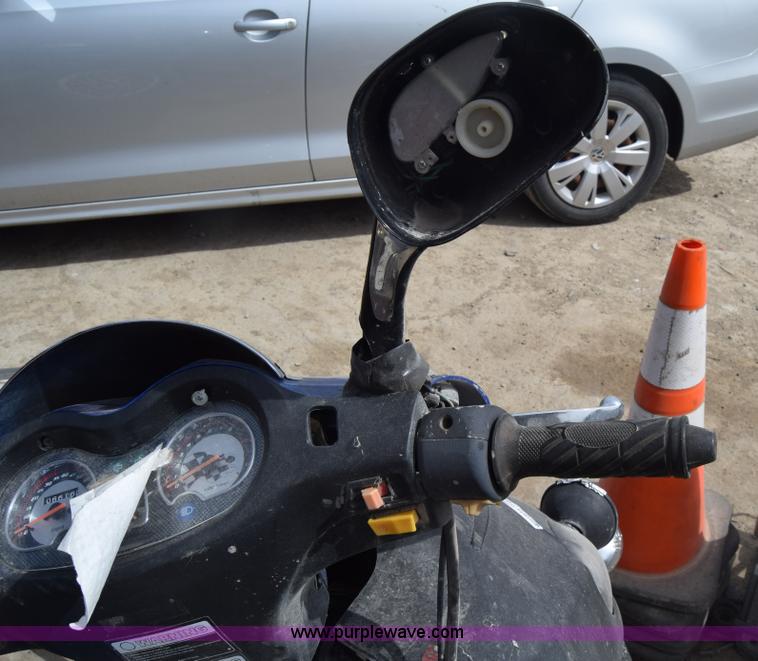 image for item BW9418 2008 Wang Wang moped