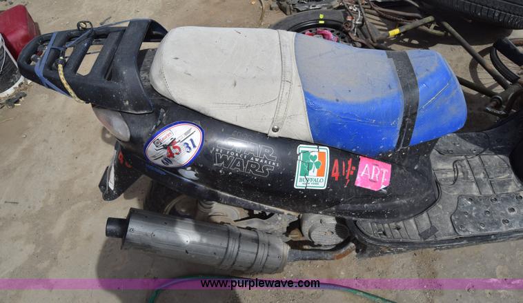 image for item BW9418 2008 Wang Wang moped