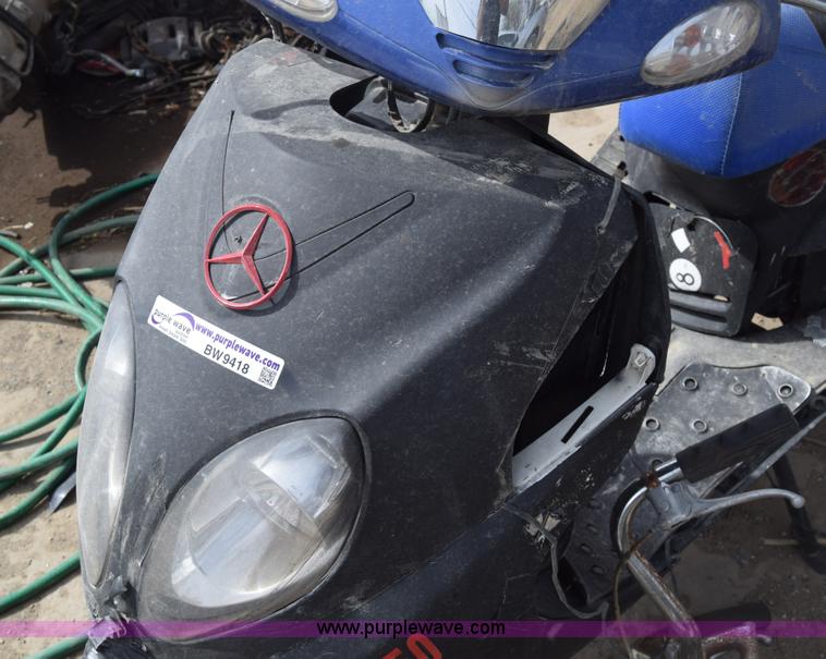 image for item BW9418 2008 Wang Wang moped