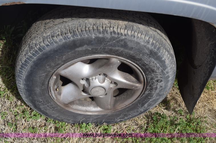 image for item BW9419 1999 Dodge Ram 1500 Quad Cab pickup truck