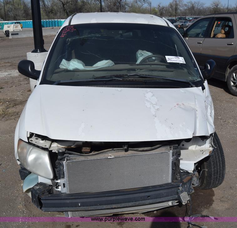 image for item K8513 2002 Dodge Caravan van