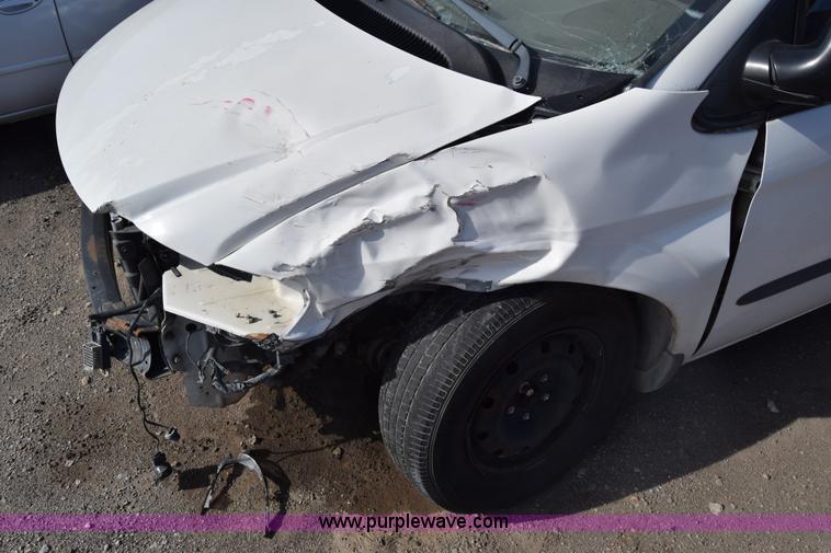 image for item K8513 2002 Dodge Caravan van