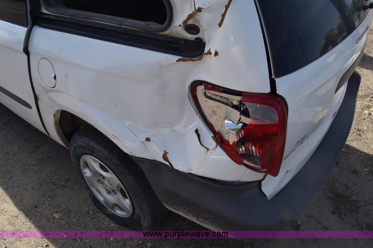 image for item K8513 2002 Dodge Caravan van