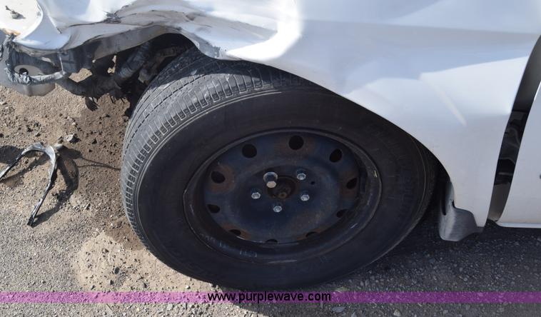 image for item K8513 2002 Dodge Caravan van