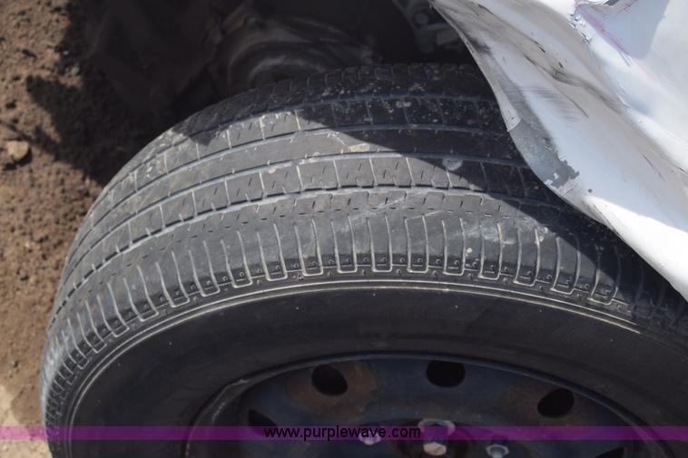 image for item K8513 2002 Dodge Caravan van