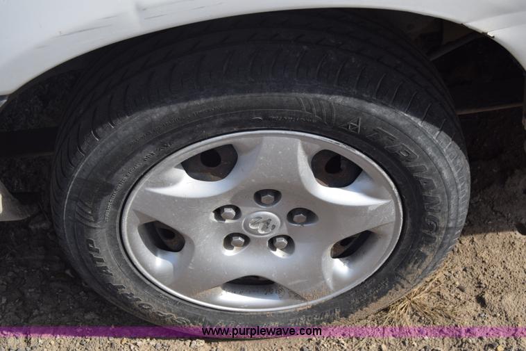 image for item K8513 2002 Dodge Caravan van