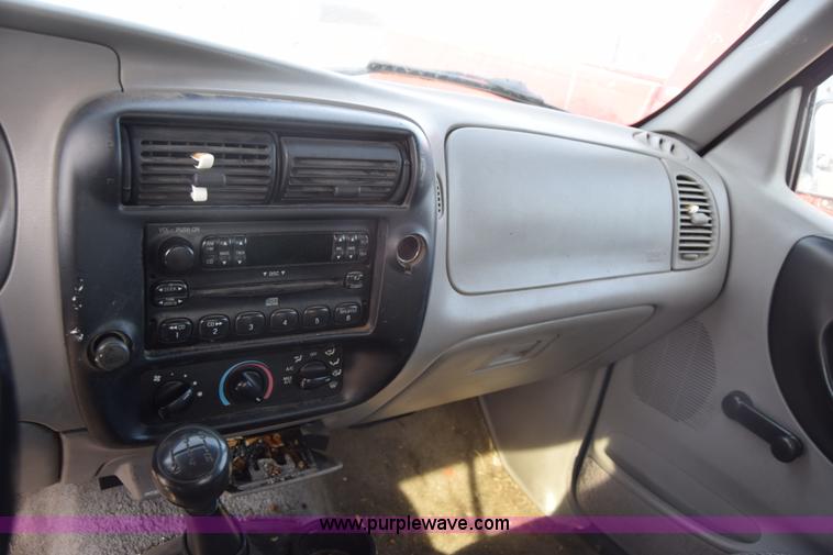 image for item K8514 1998 Ford Ranger pickup truck