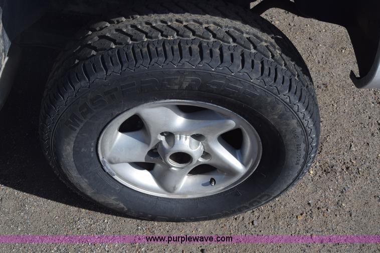 image for item K8515 1997 Dodge Ram 1500 Ext. Cab pickup truck