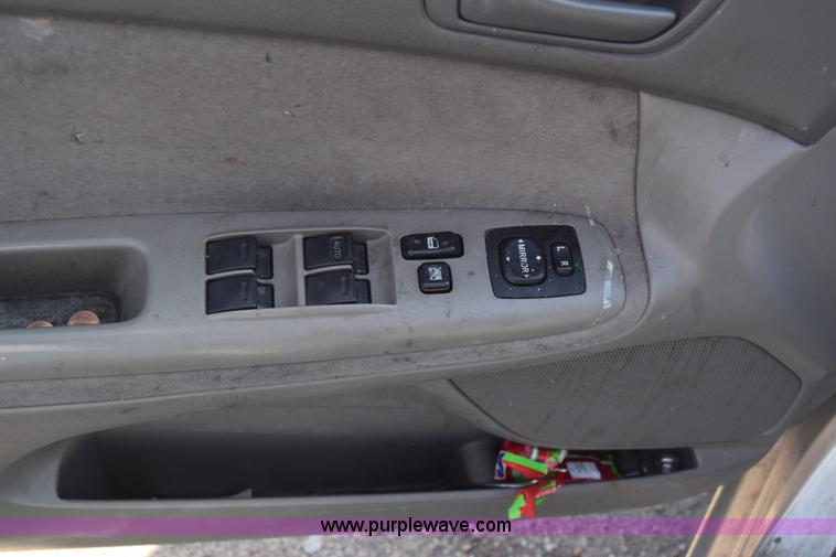 image for item K8516 2003 Toyota Camry