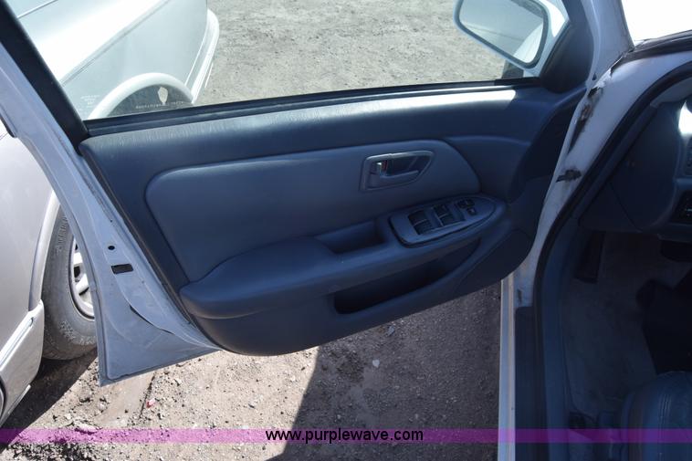 image for item K8518 1997 Toyota Camry