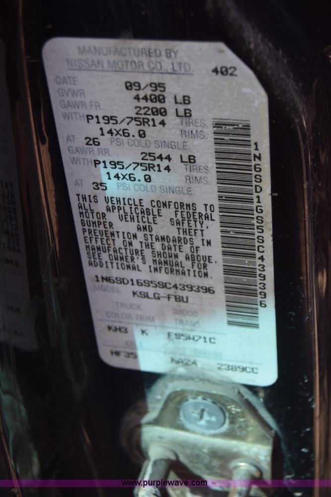 image for item K8519 1995 Nissan KXE pickup truck