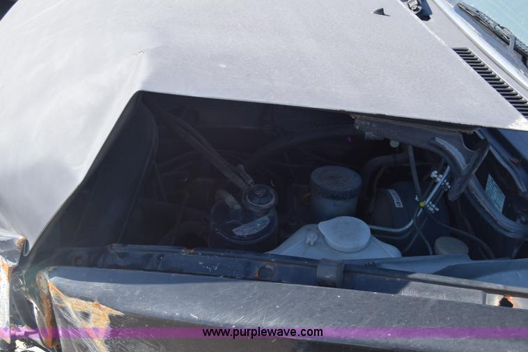 image for item K8519 1995 Nissan KXE pickup truck