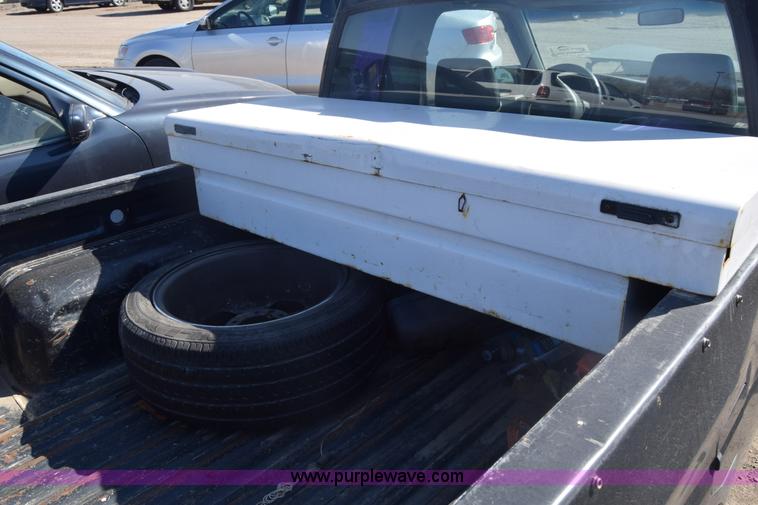 image for item K8519 1995 Nissan KXE pickup truck