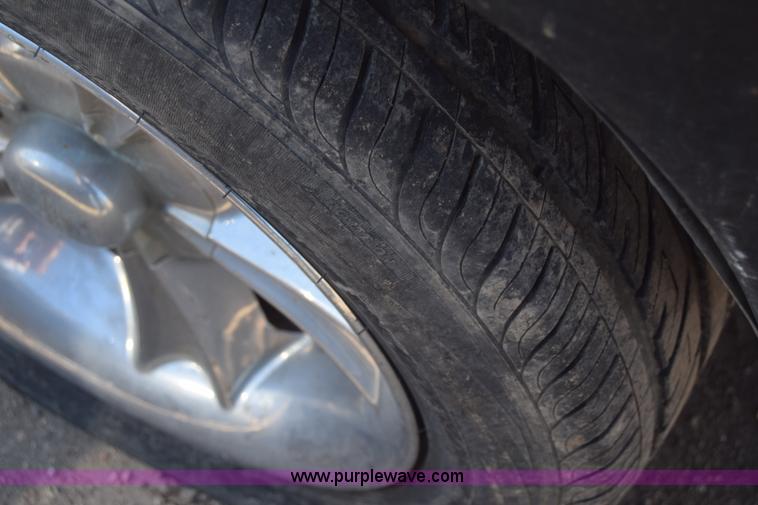 image for item K8519 1995 Nissan KXE pickup truck