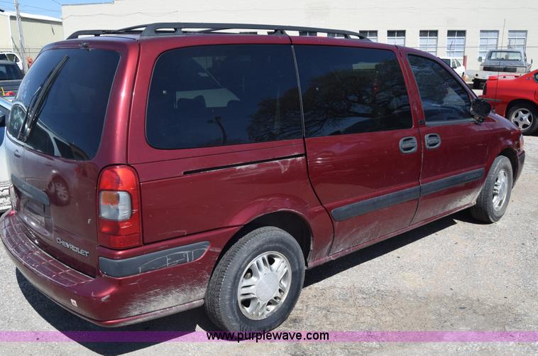 image for item K8527 2002 Chevrolet Venture van
