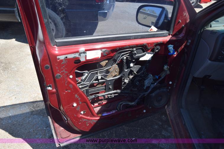 image for item K8527 2002 Chevrolet Venture van