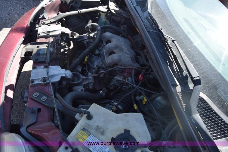 image for item K8527 2002 Chevrolet Venture van